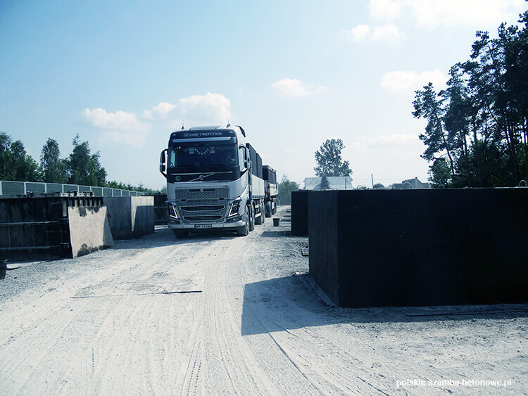Transport szamb betonowych  w Chełmży